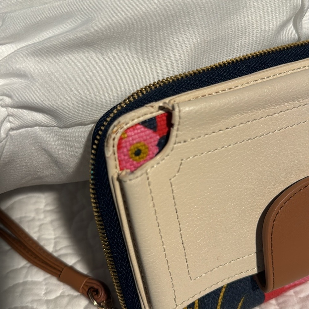 Spartina Wallet and Phone Case, Extra Storage Spaces for Credit Cards, beautiful - Picture 10 of 13
